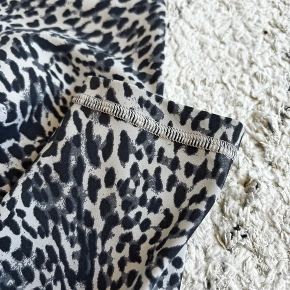 OFFLINE by Aerie Real Me Xtra High Waisted Legging Leopard Print - Picture 5 of 6